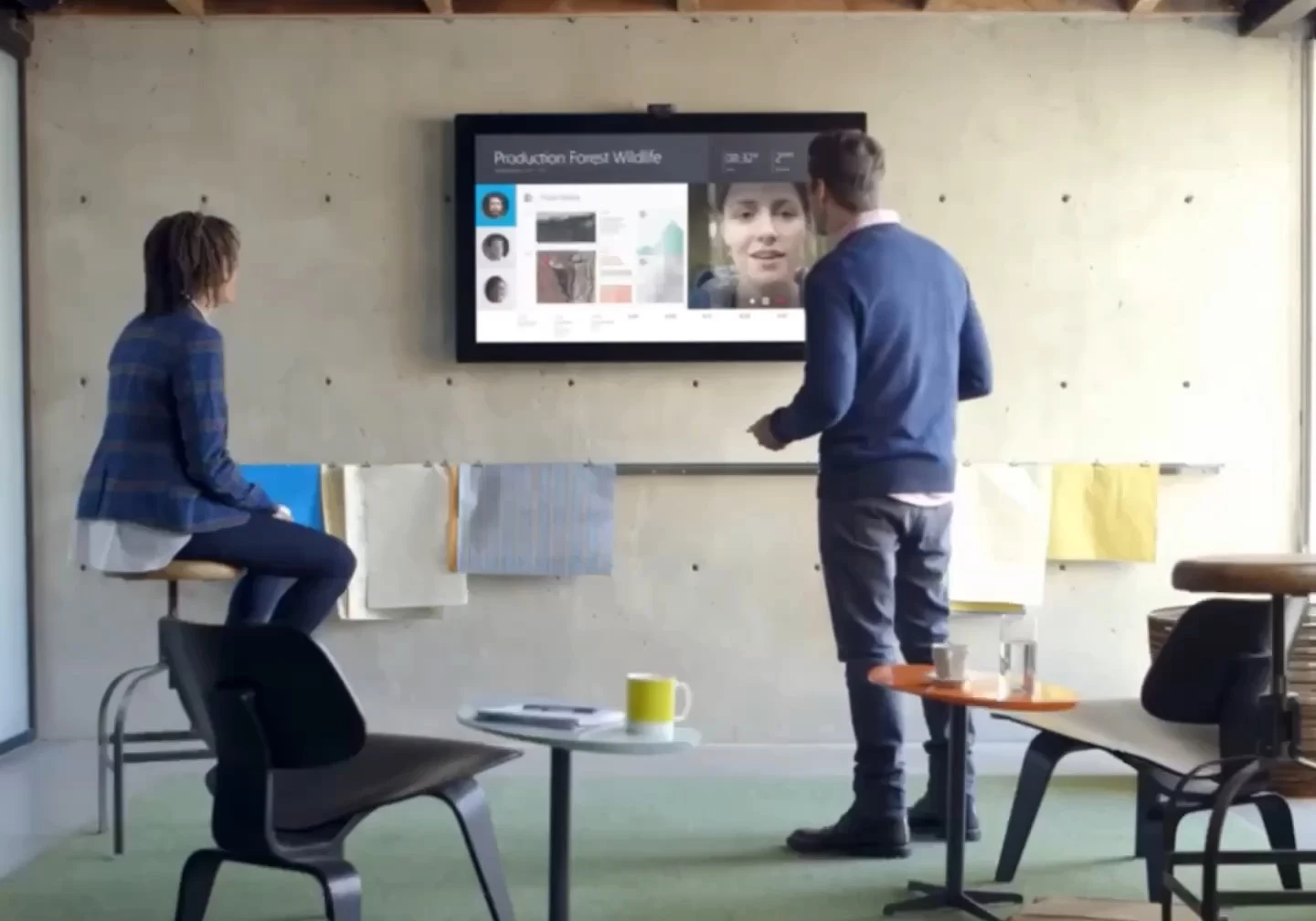 Skype for Business meeting room wall display